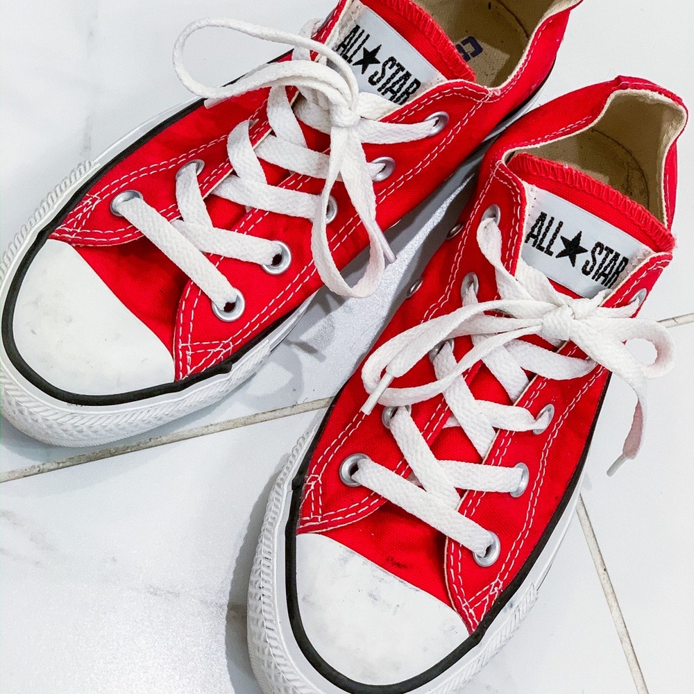 Converse Chuck Taylor All-Star tennis shoes sz 6